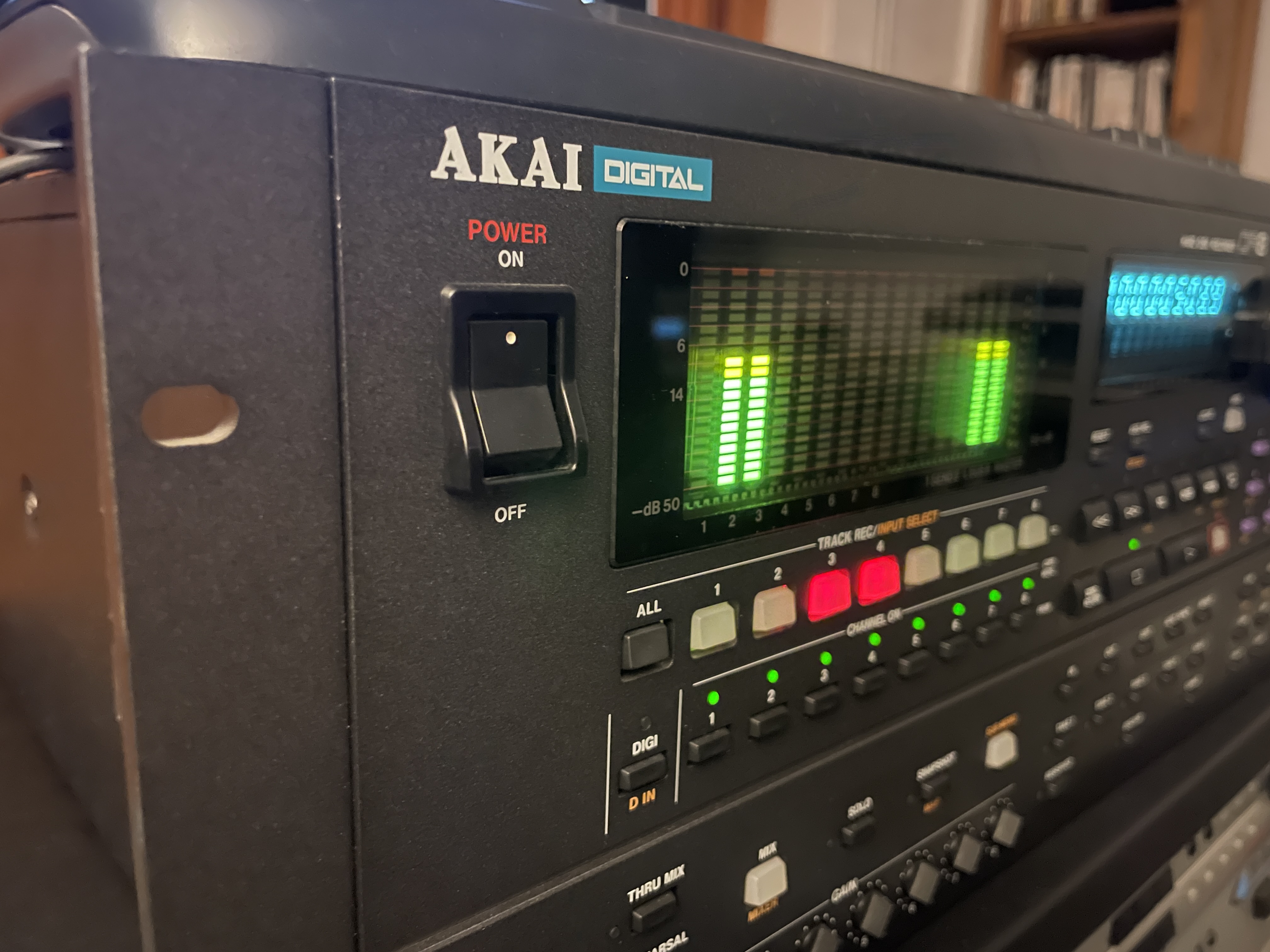 Vends : Hard Disk Recorder DR8 Akai