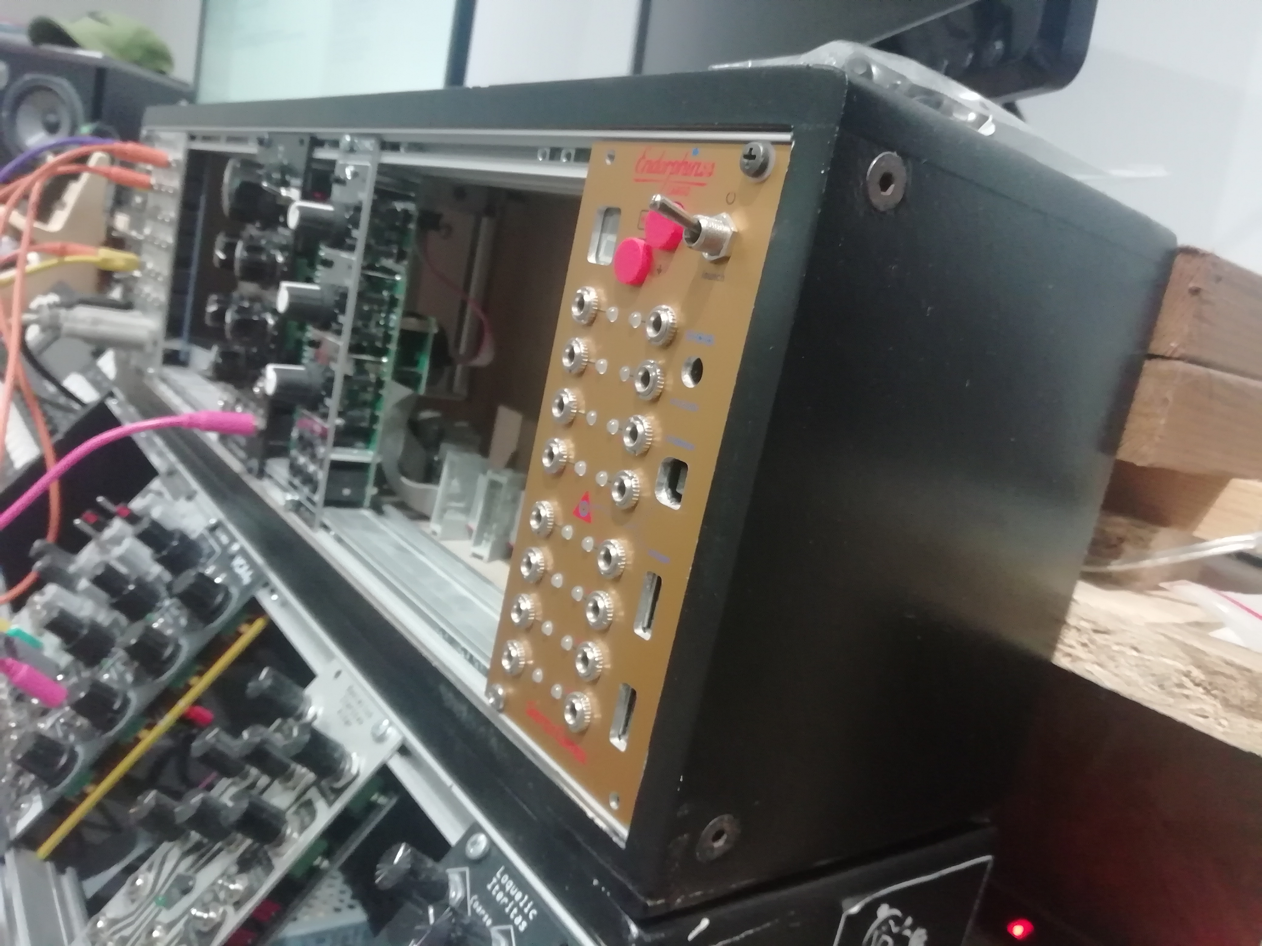Moog Music Powered Eurorack Case 104HP (59911)