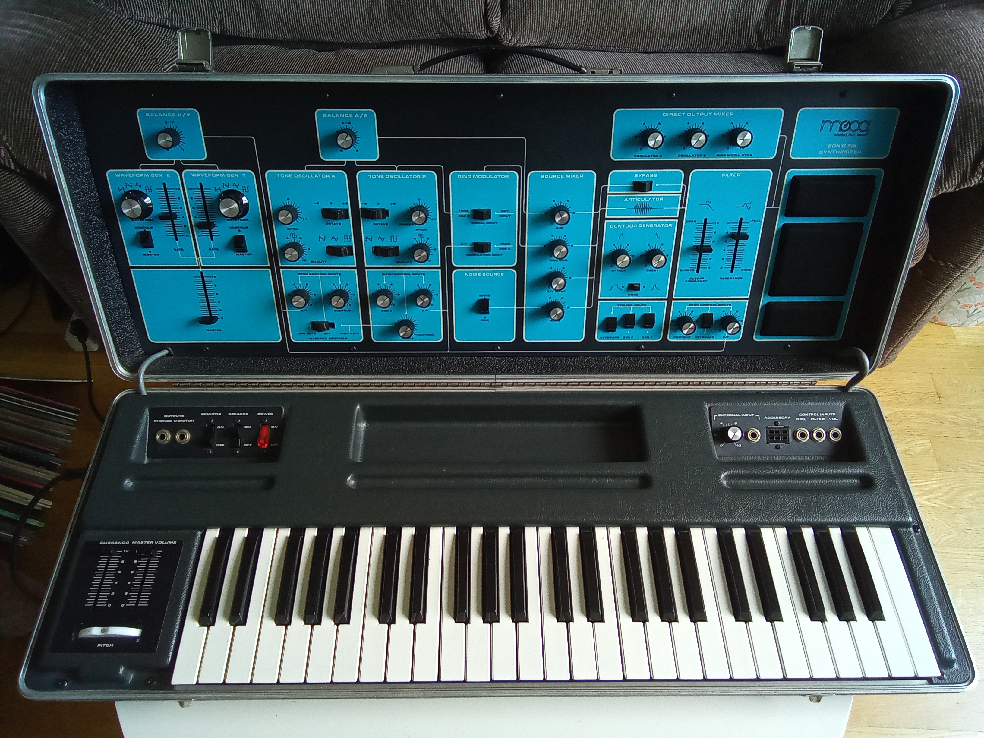 Moog Sonic Six TBE