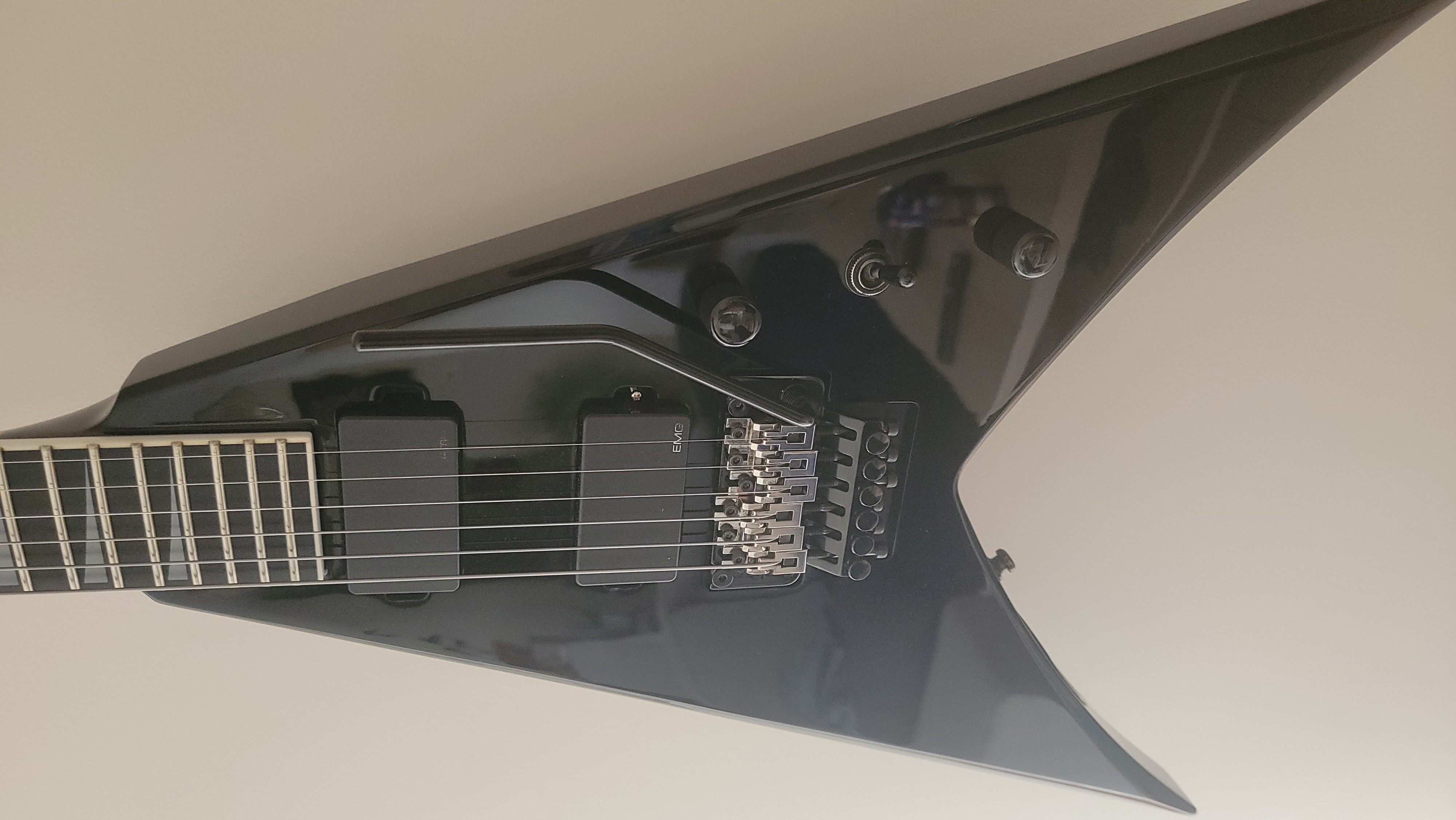 Vends Guitare Jackson King V pro KVMG noire