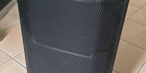 Une paire de JBL PRX 712
