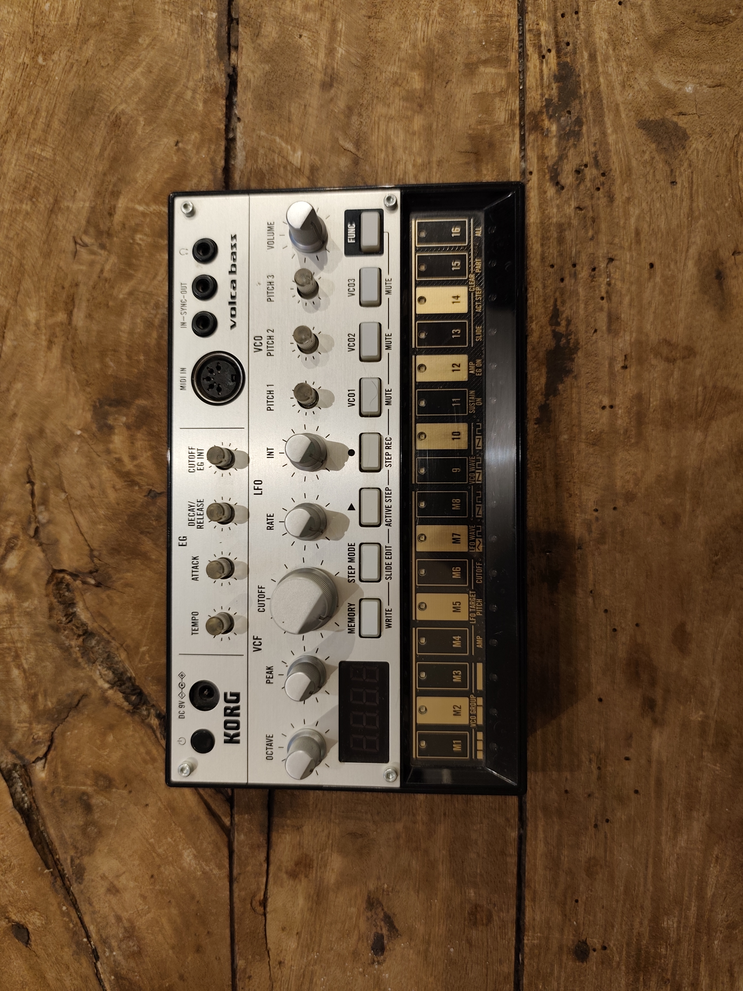 Vend Korg volca bass