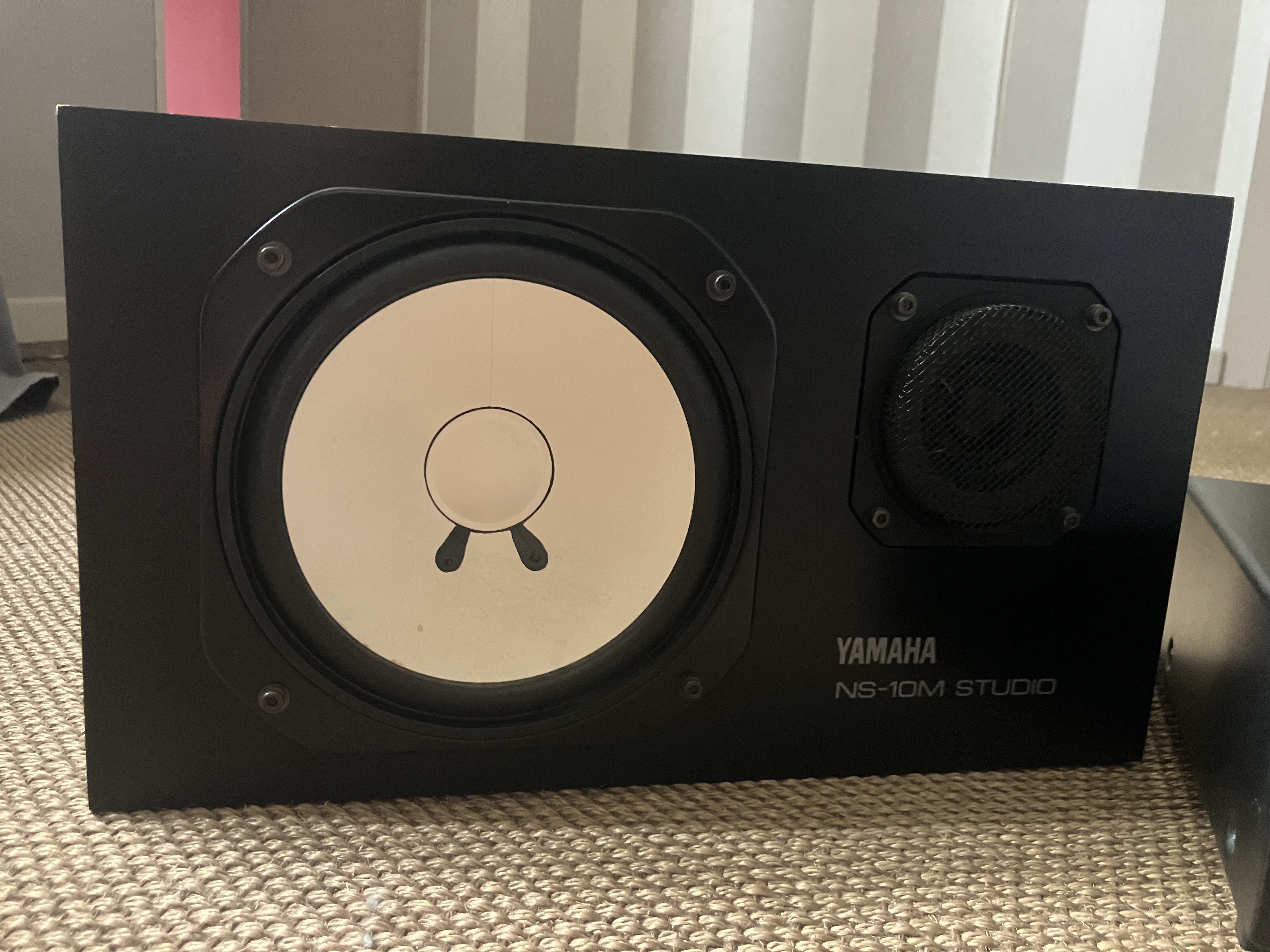 Vends Yamaha NS10 et leur ampli Yamaha A100a