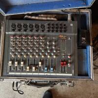 Table mixage SoundCraft spirit folio 10-2, en flight case
