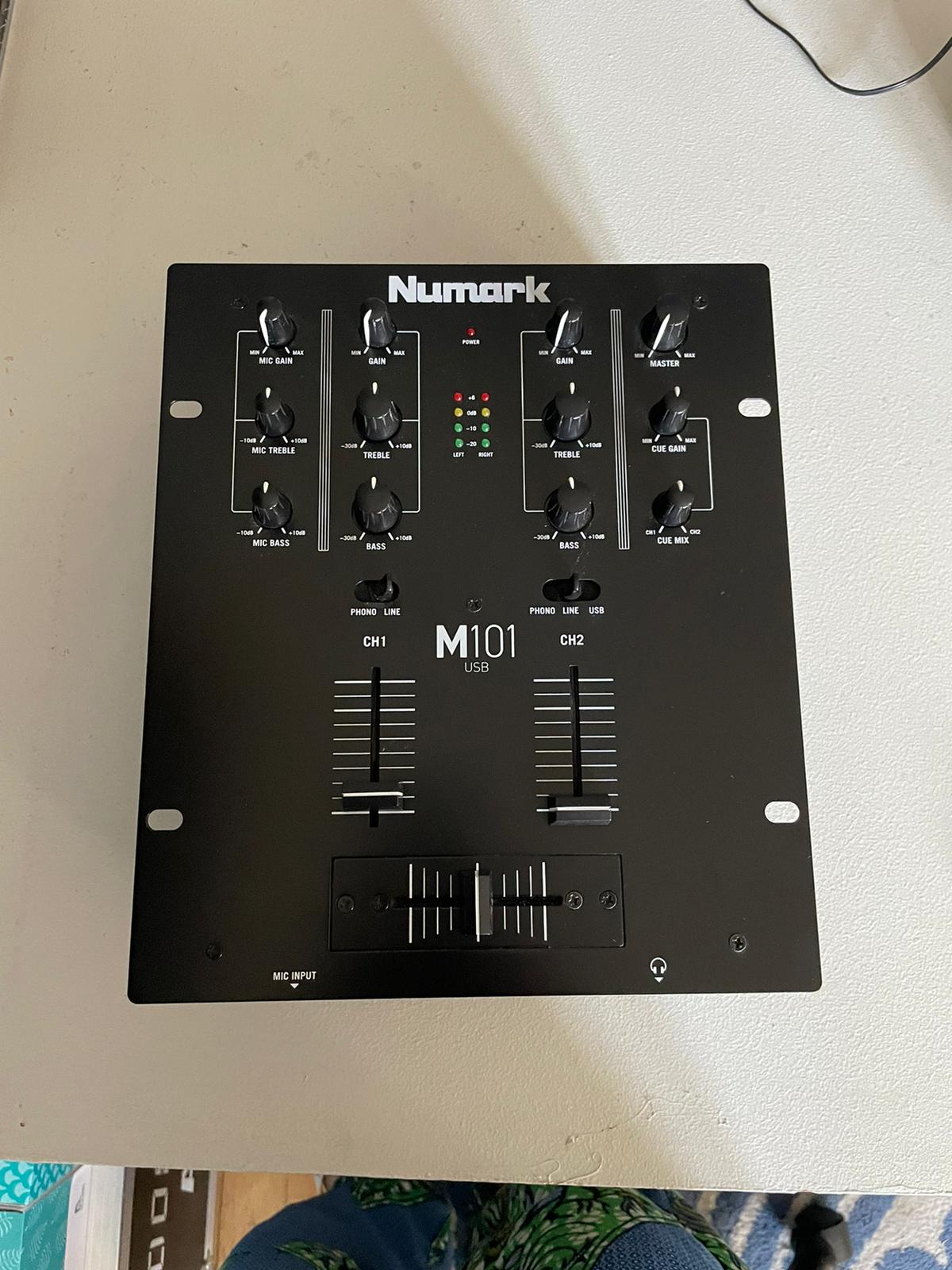 Table de mixage Numark M101 USB – parfait état, câble d’origine