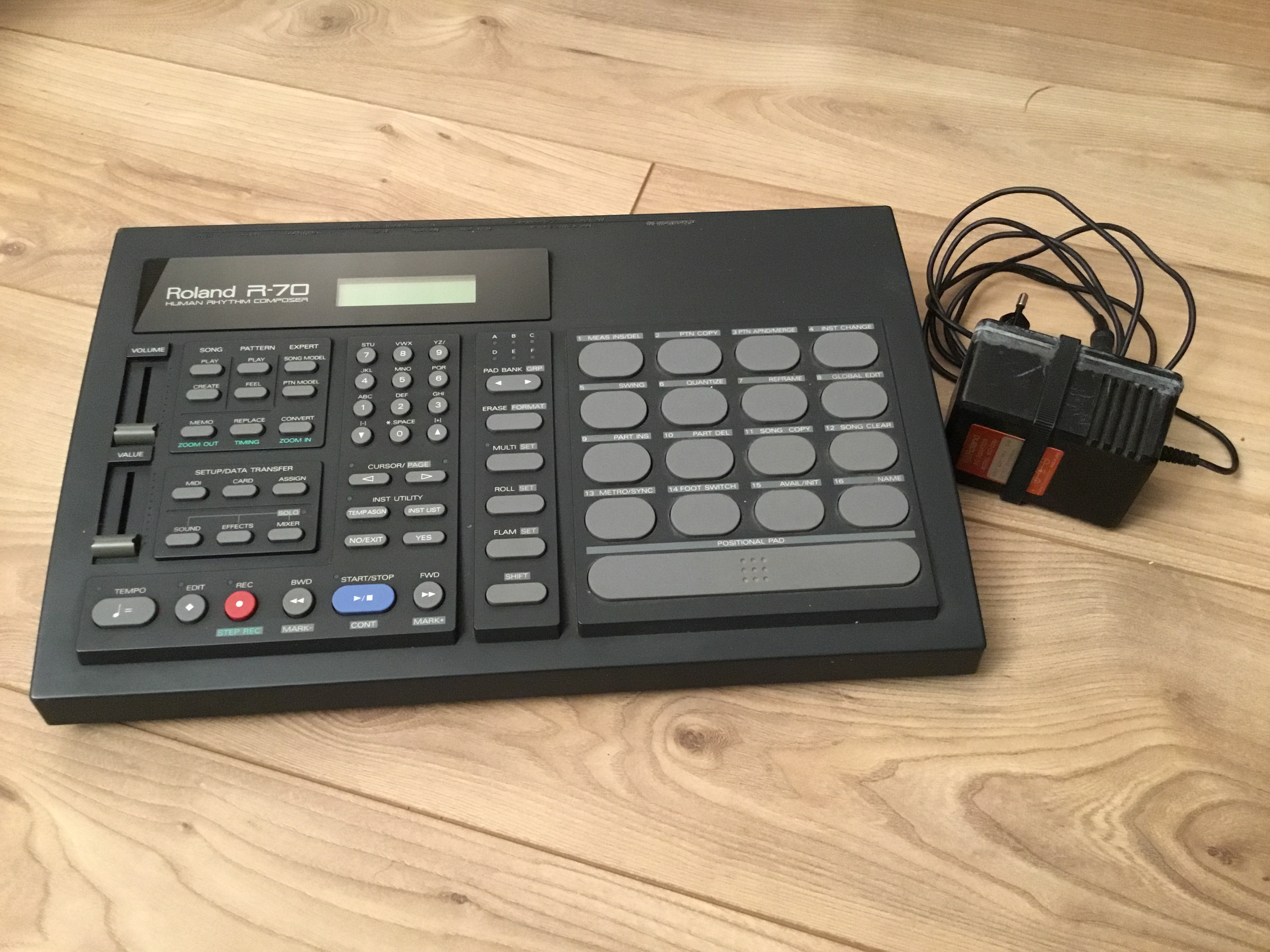 Vends Roland R70