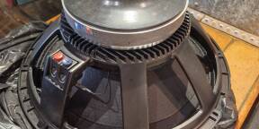 2 Hauts parleurs RCF LF18G400