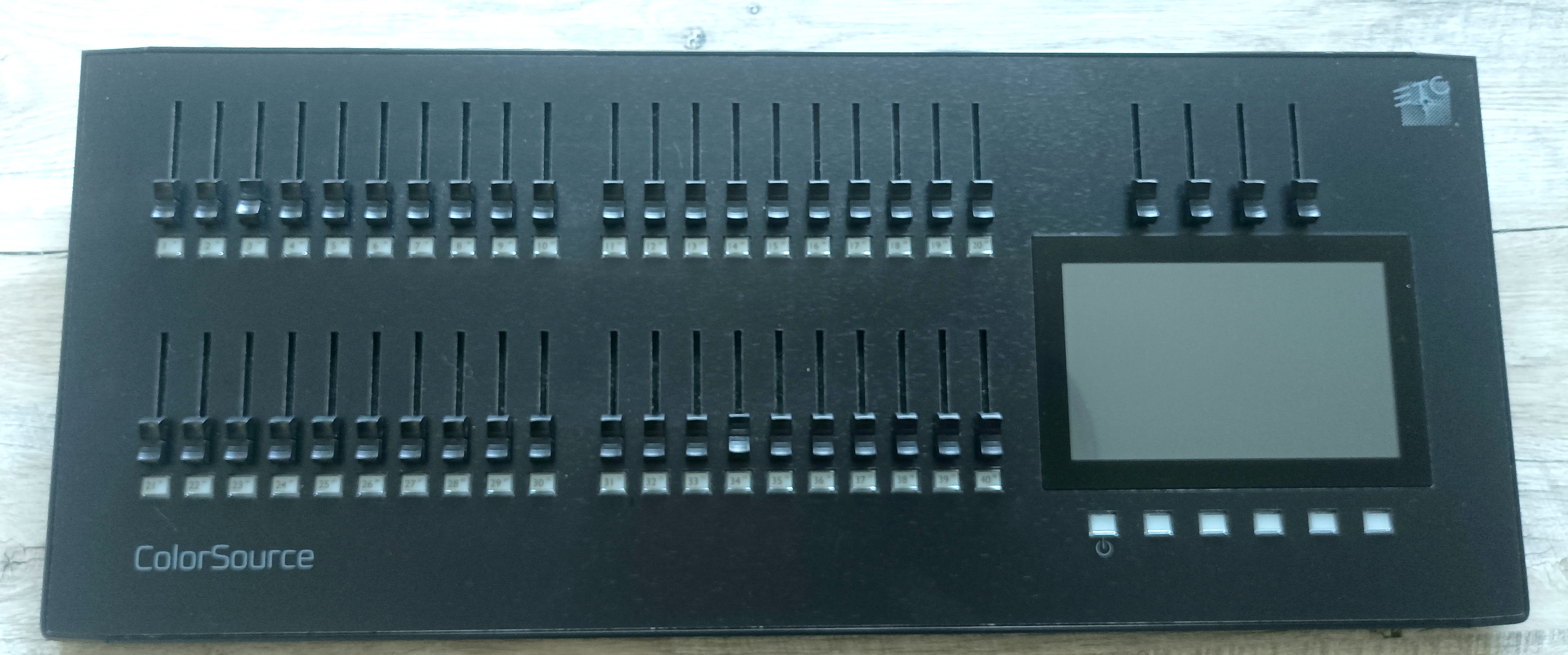 Vend Pupitre ETC 40 Contrôleur DMX compatible RDM