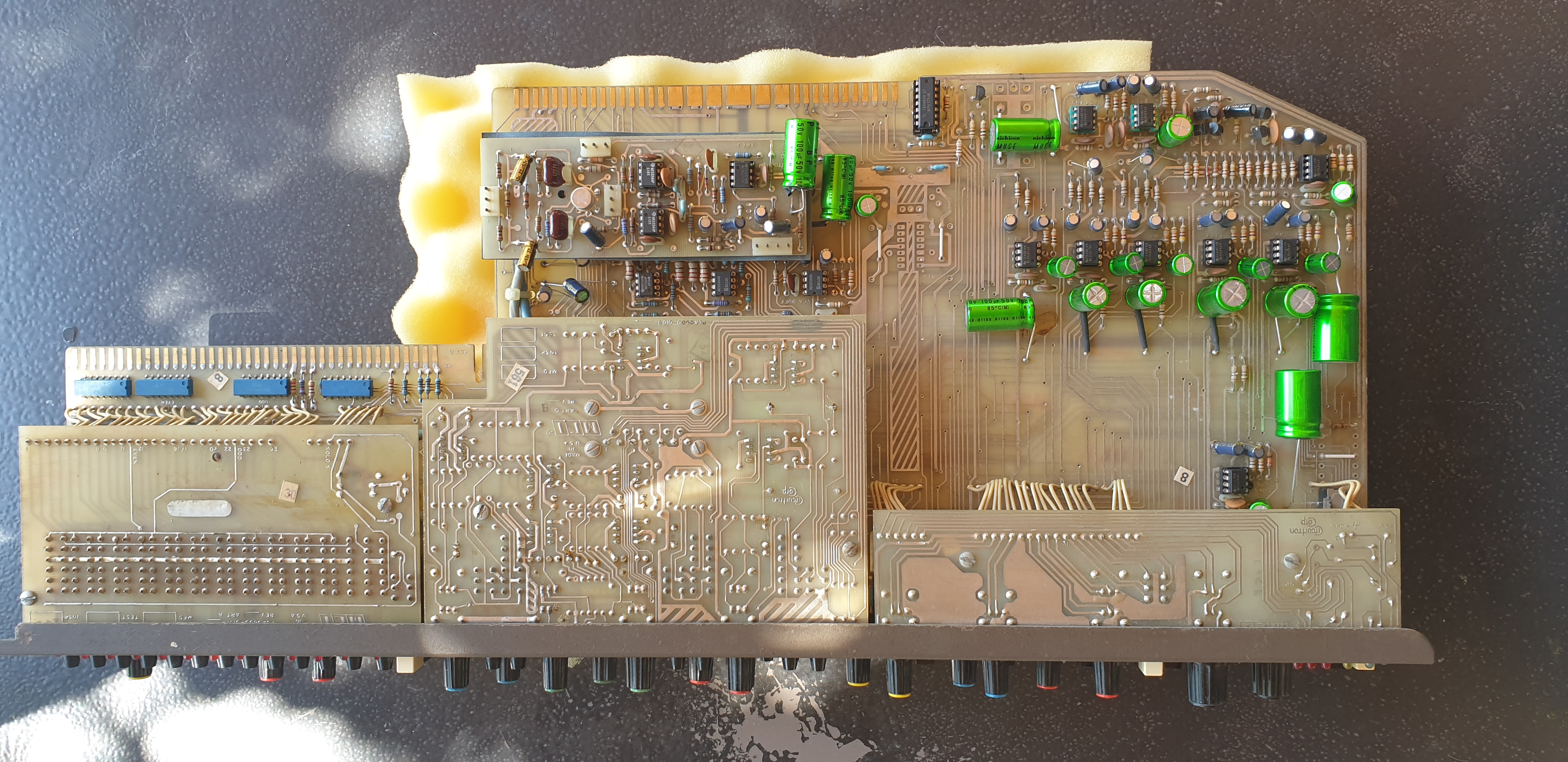 Tranches de console MCI JH600 (Recapées en Nichicon Muse)