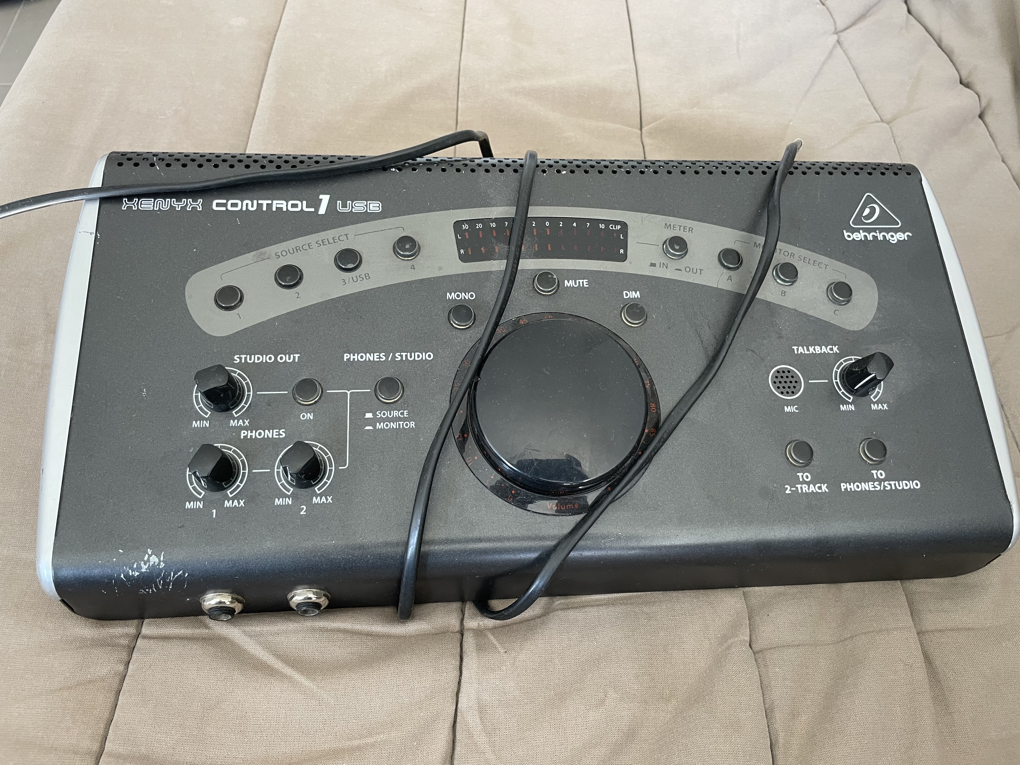 Vends controleur de monitoring Behringer Xenyx Control1USB