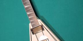 Jackson Pro Rhoads RRT-3 IV/BK Stripes