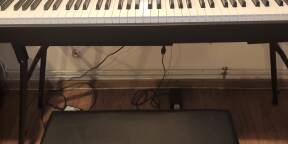 vends piano numérique Roland FP80