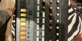 Vends Behringer RD8