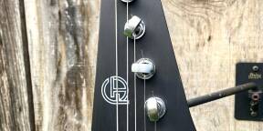 Guitare de luthier type Firebird Gibson