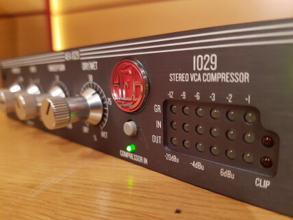 AEA 1029 3:4 R + VuM AEA 1029 3:4 R + VuM