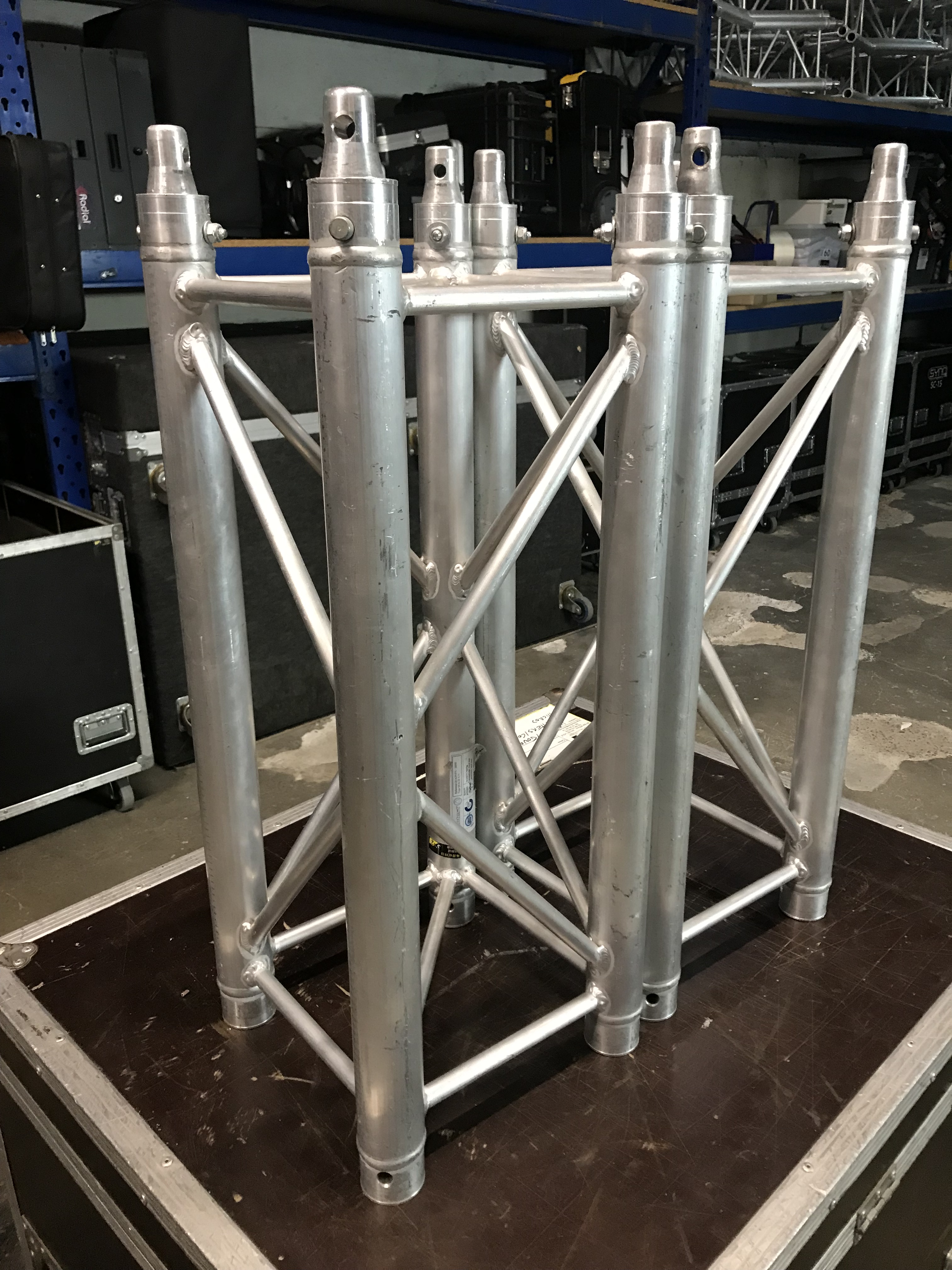 Vends structures carrées 290mm/long 71cm