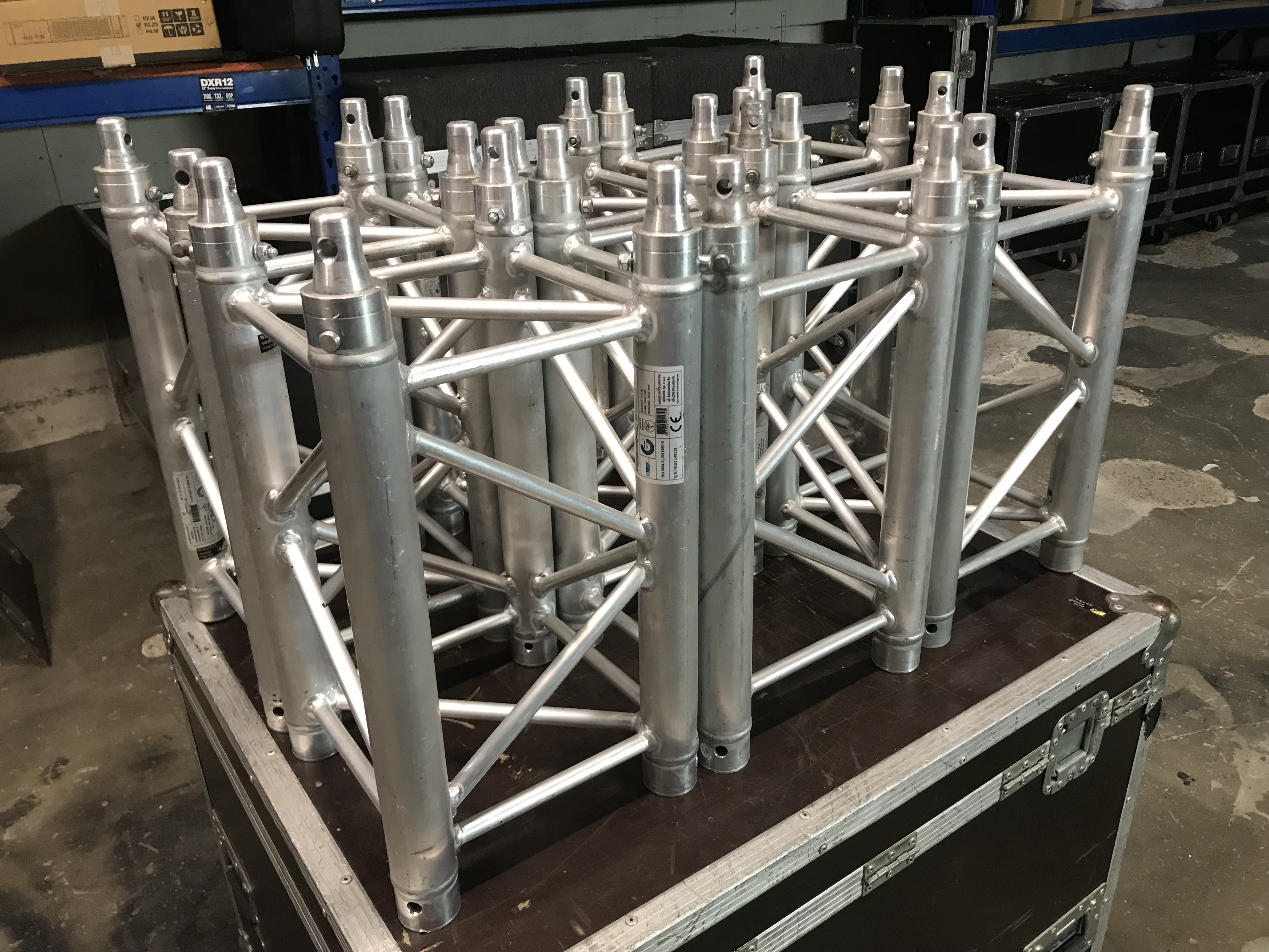 Vends structures carrées 290mm/long 50cm