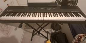 Vend Alesis recital pro