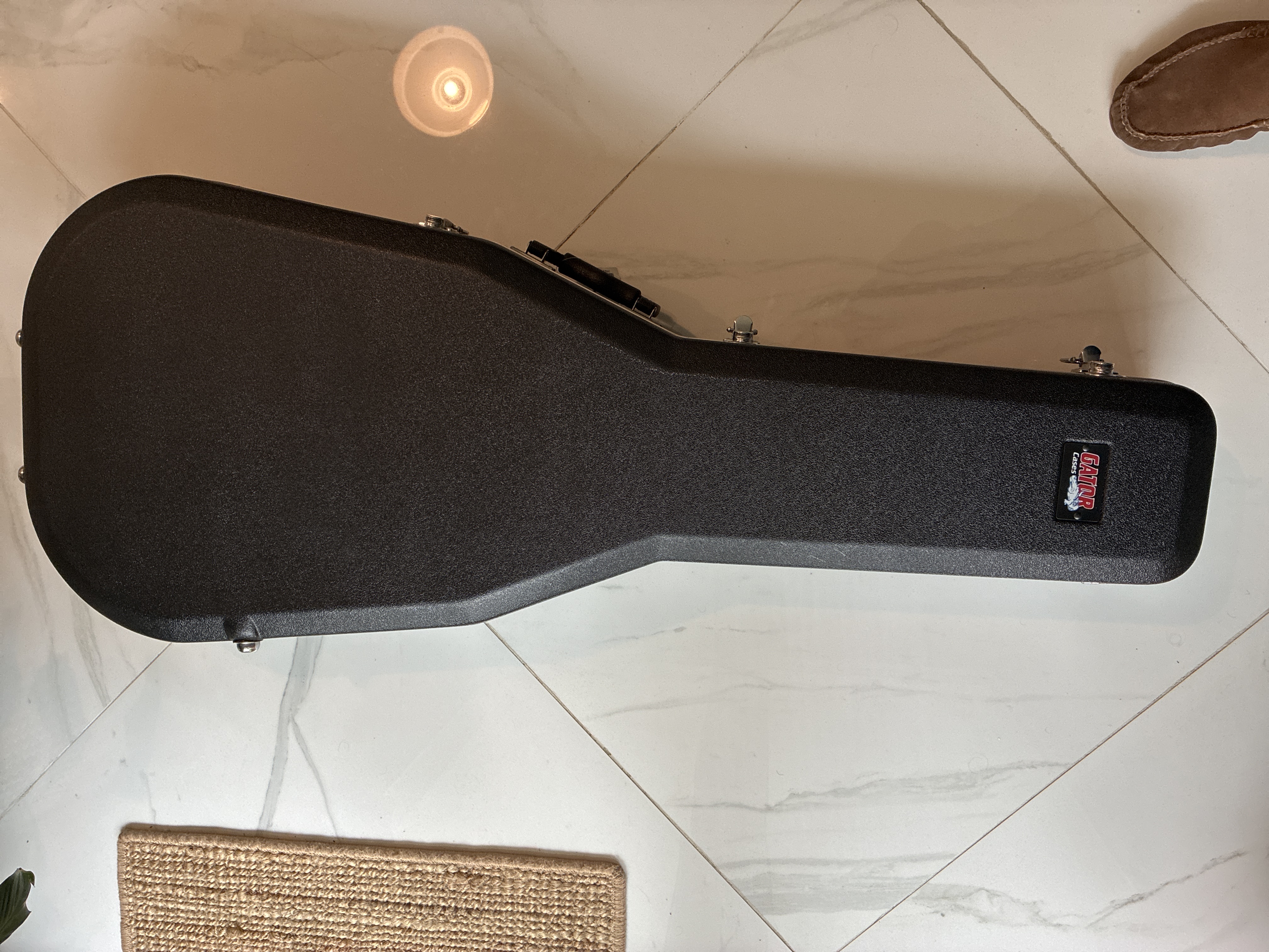 Vends Gator Case pour guitare classique