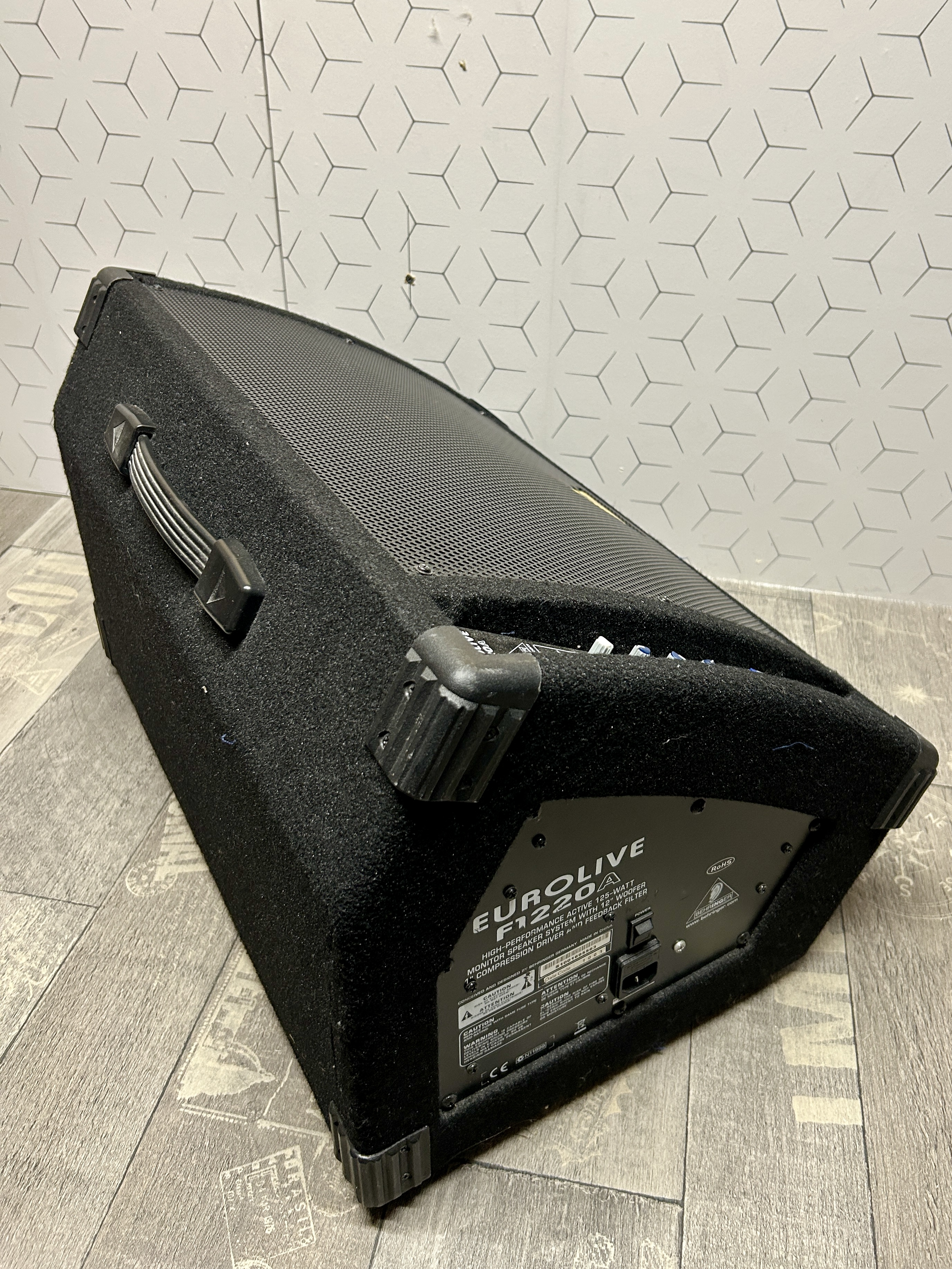 Behringer Eurolive F1220A (64316)