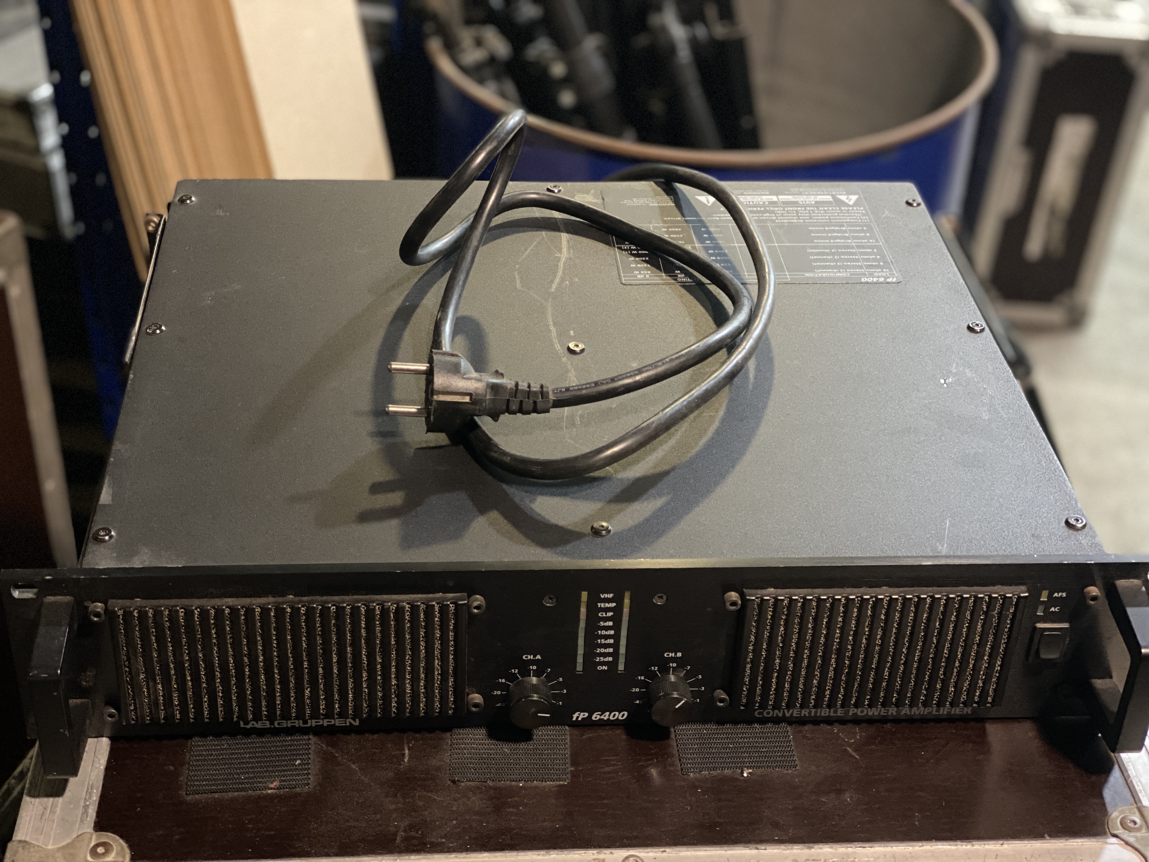 Vends Lab Gruppen fp 6400