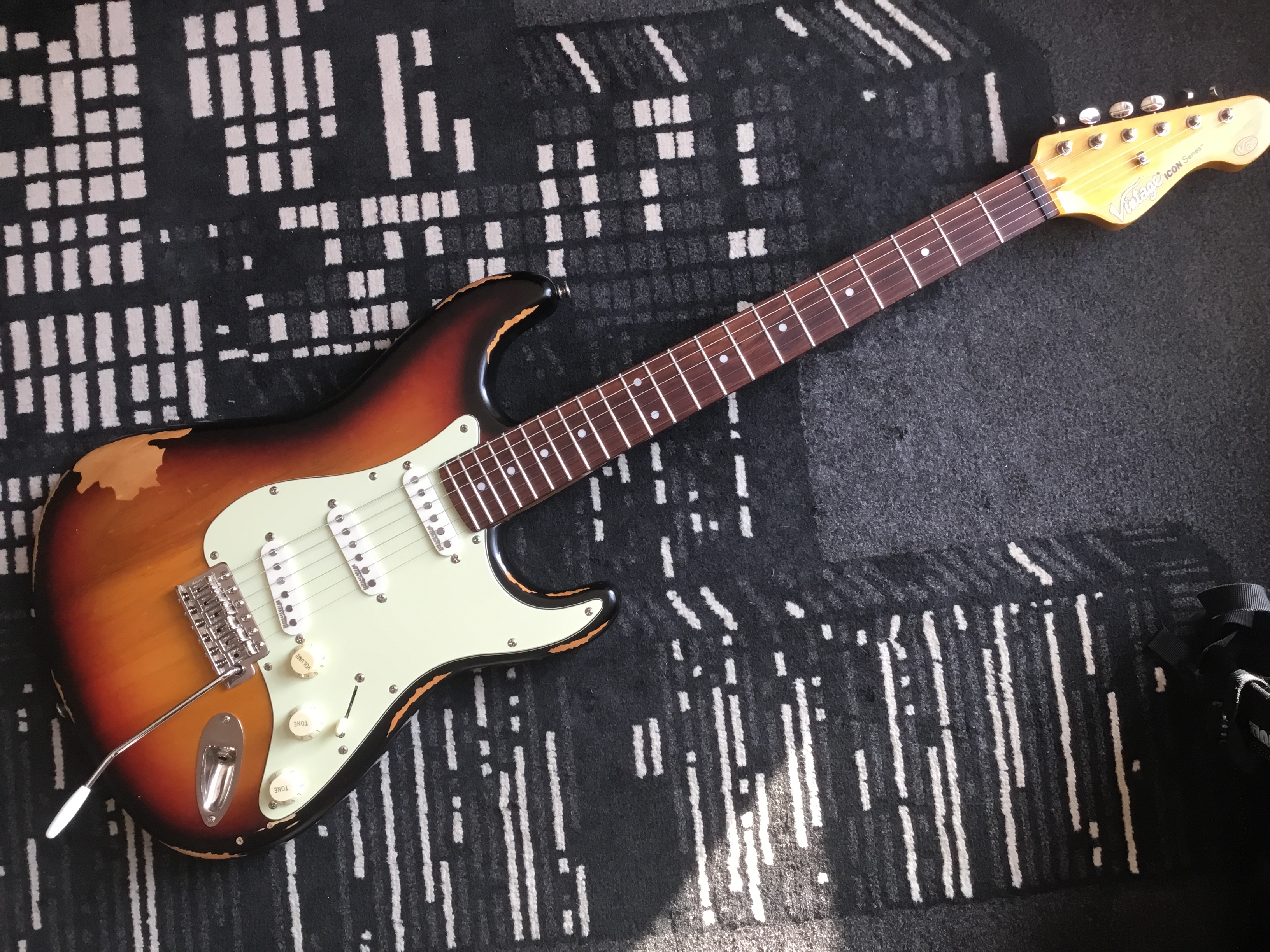 Vintage Icon V6 Distressed