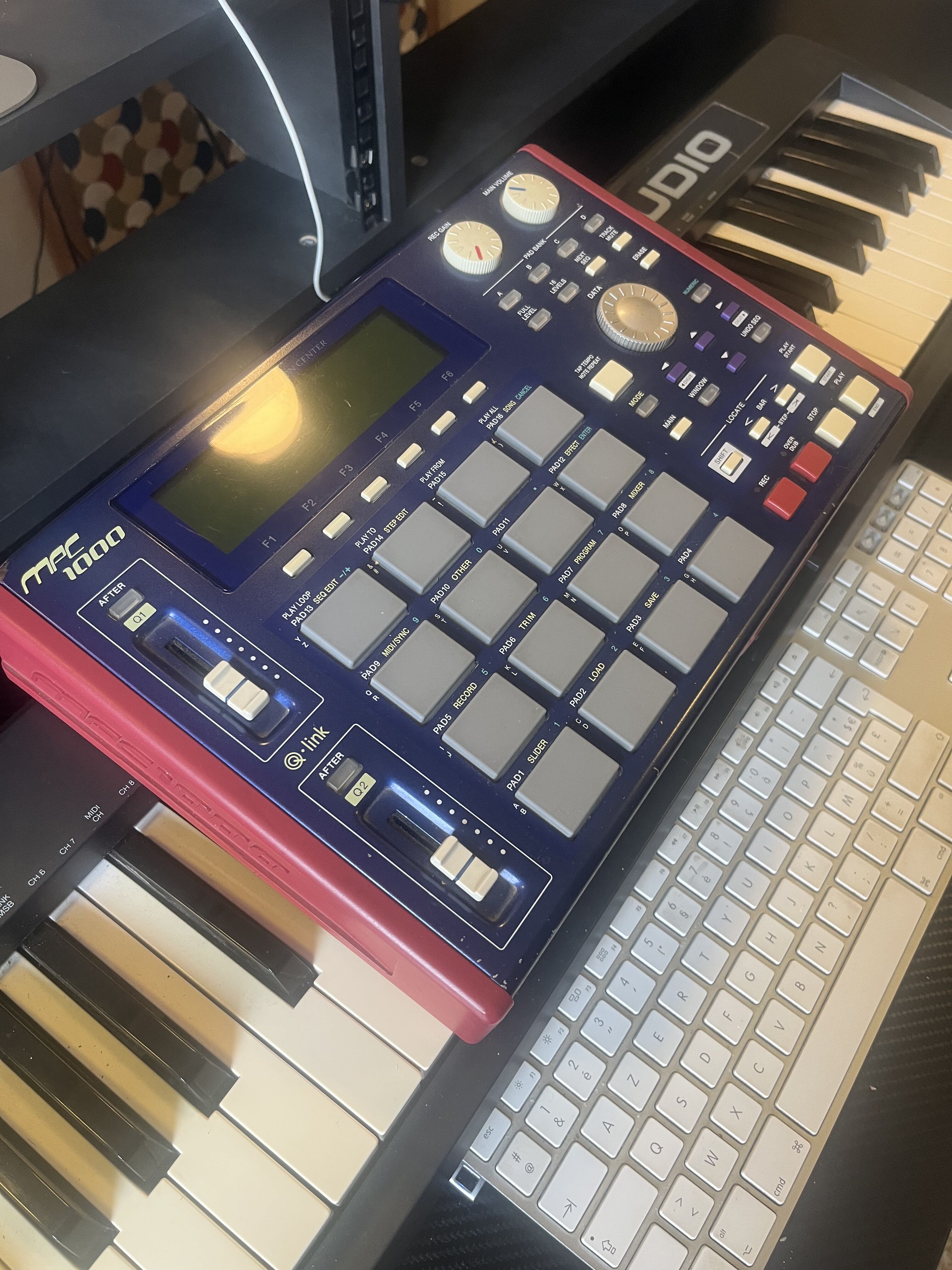 Mpc 1000