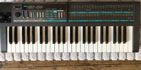 Vends Korg Poly-800 - Parfait état