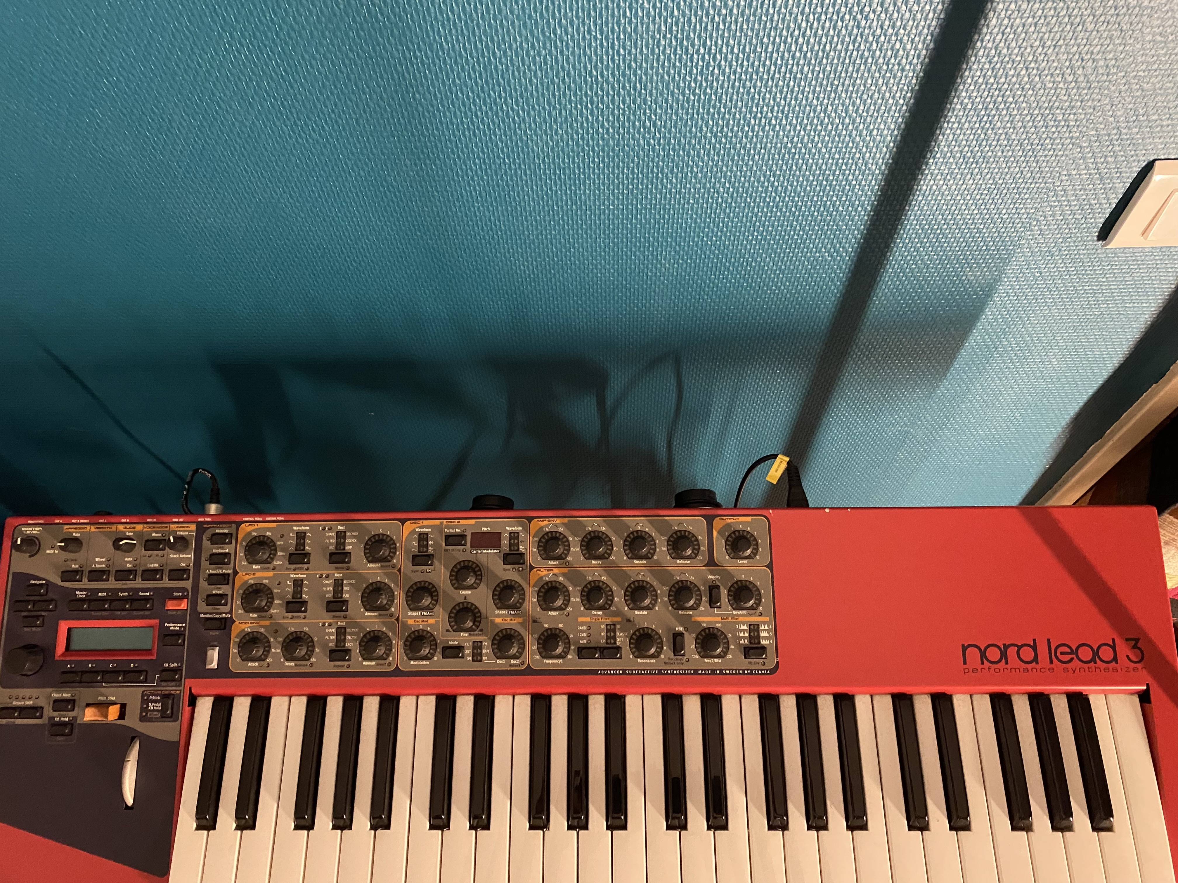 Clavia Nord Lead 3 en parfait état (avec sons spéciaux)