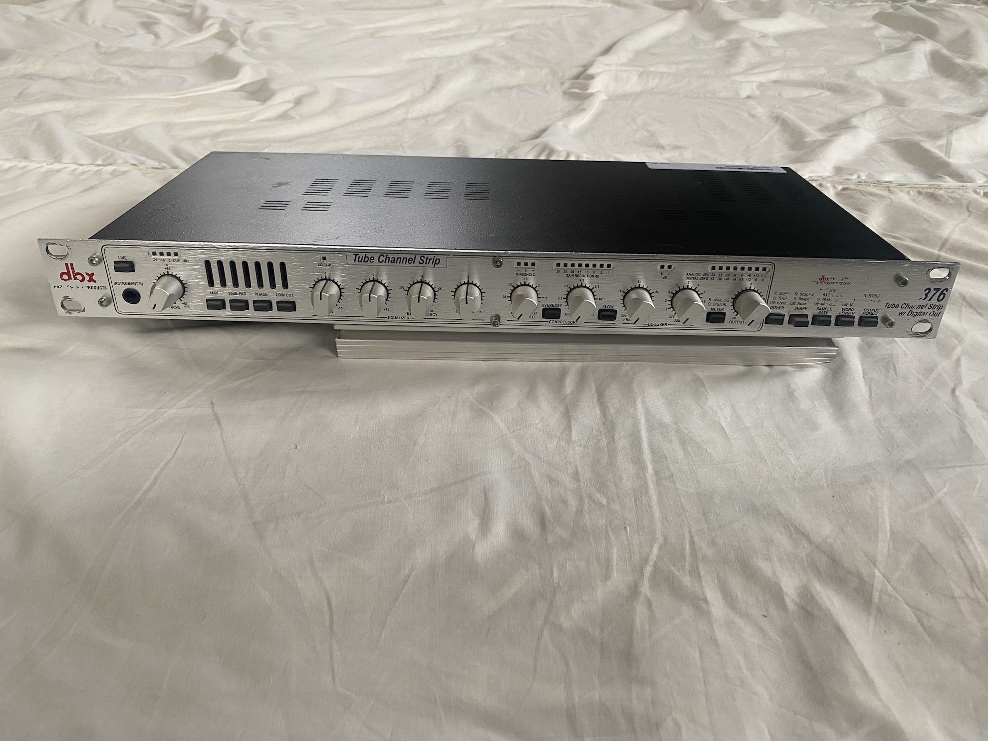 Vends DBX 376 US + Transfo 110/220v