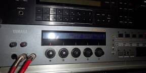 Vends Sampler Yamaha A3000 avec potards et disquette à réviser