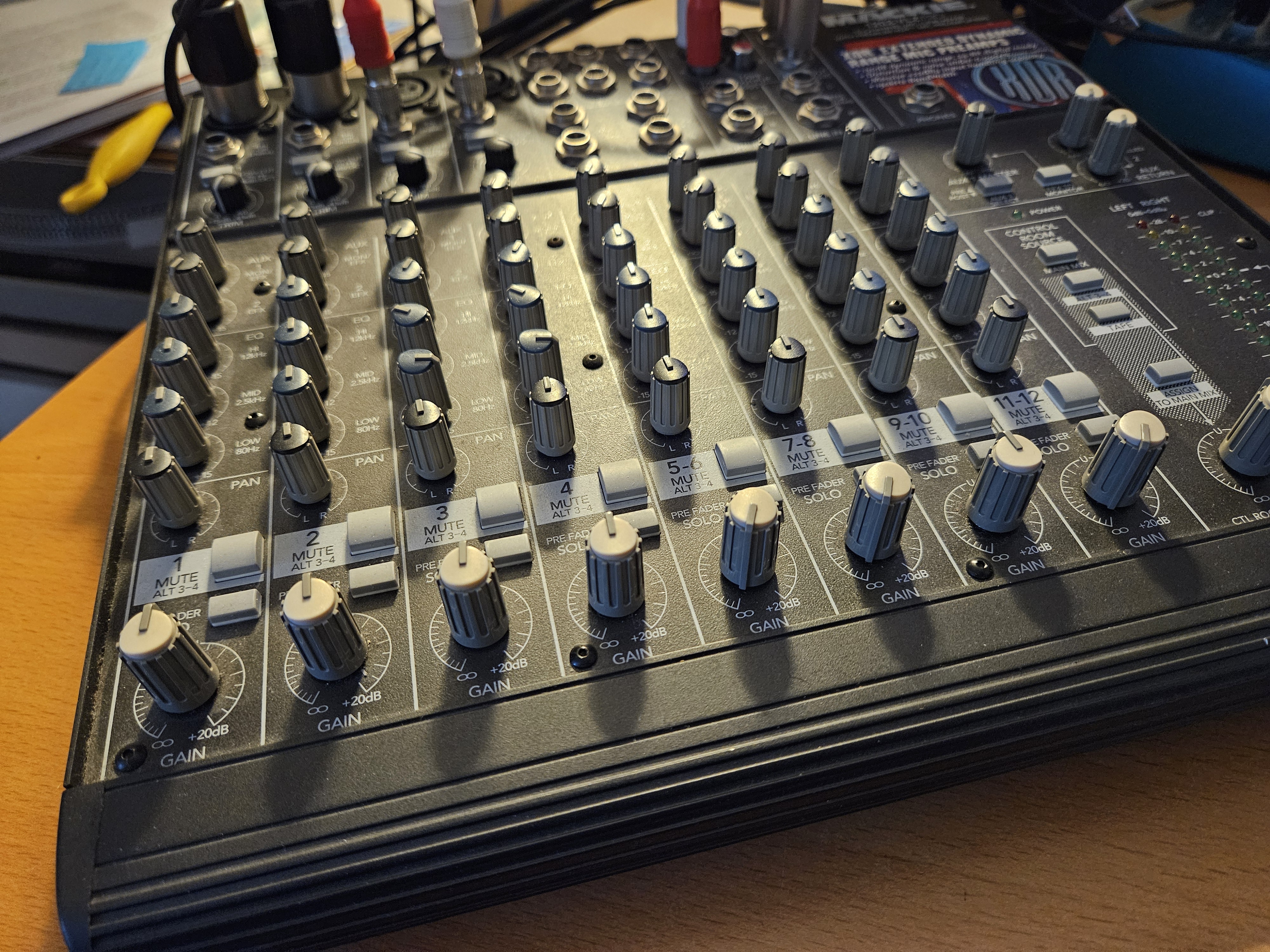 Vends table de mixage Mackie VLZ 1202 Pro