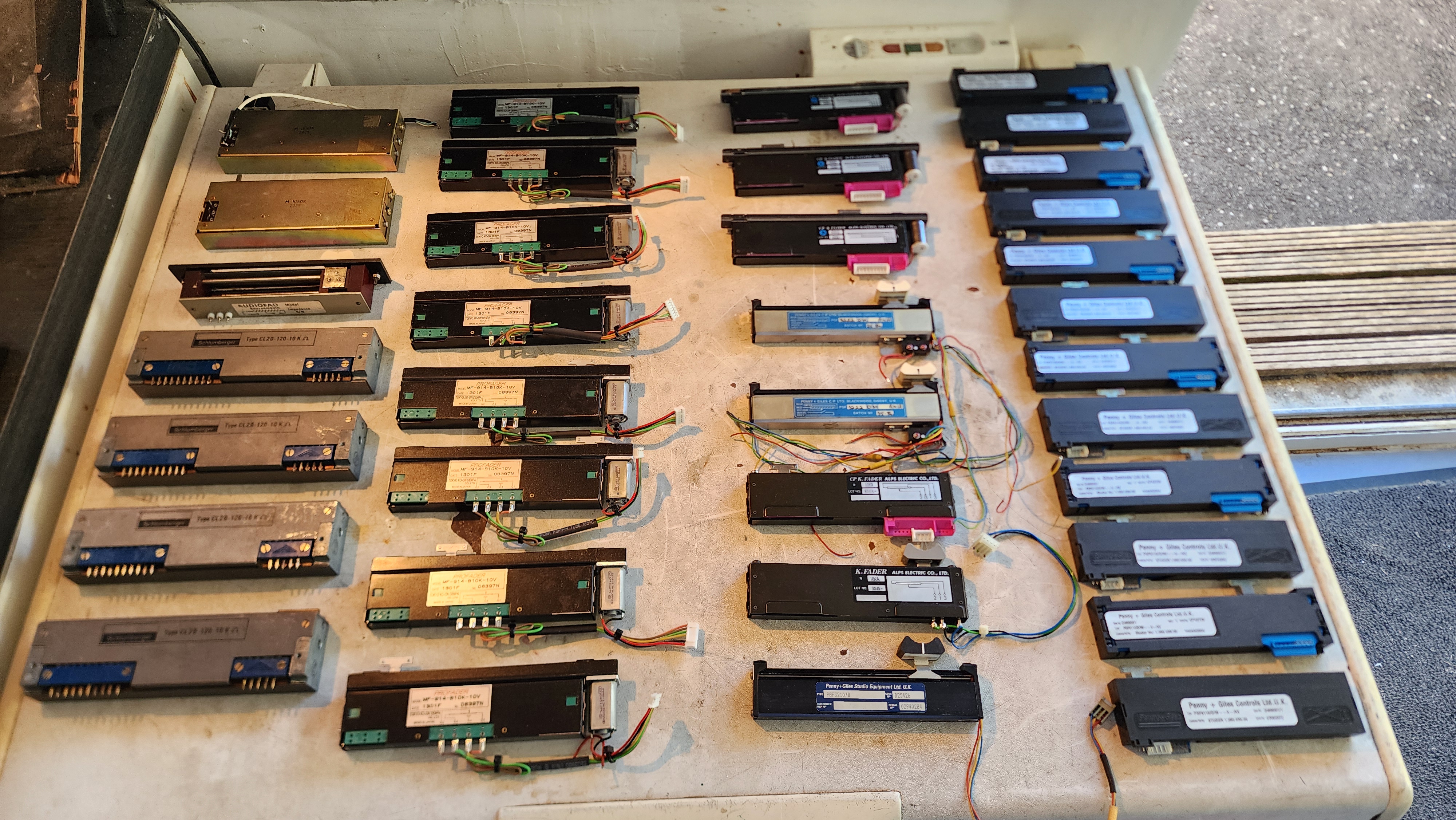 Divers Faders pour consoles