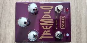 Tremolo stéréo MXR M159