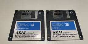Vends deux Akai Professional MF2HD Floppy Disk pour MPC 3000
