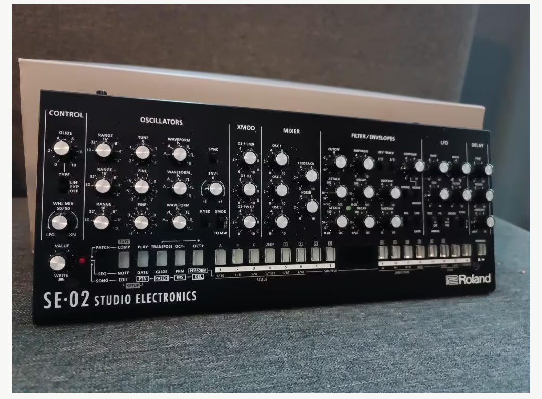 Roland SE02