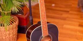 Epiphone J-45 Studio Vintage Sunburst en excellent état