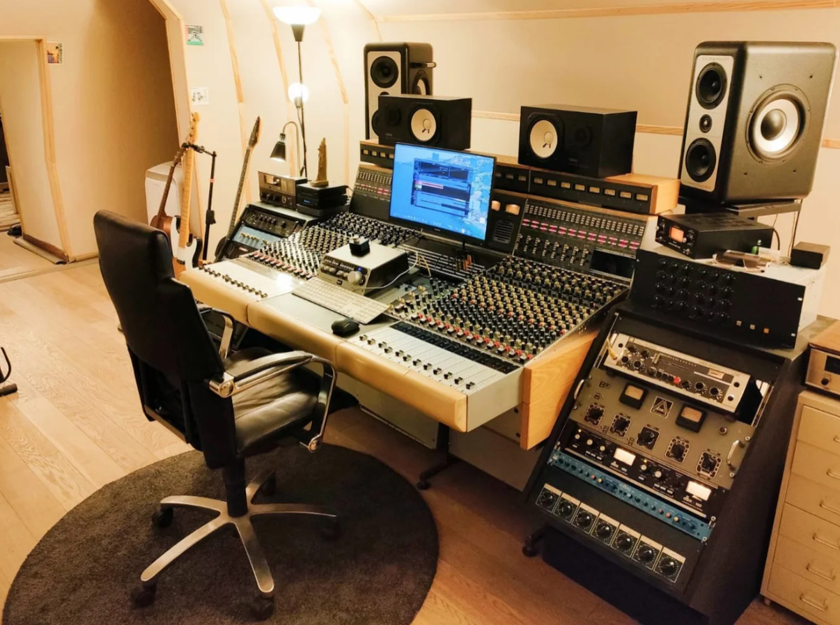 vends console Neve 5104 24 4 2