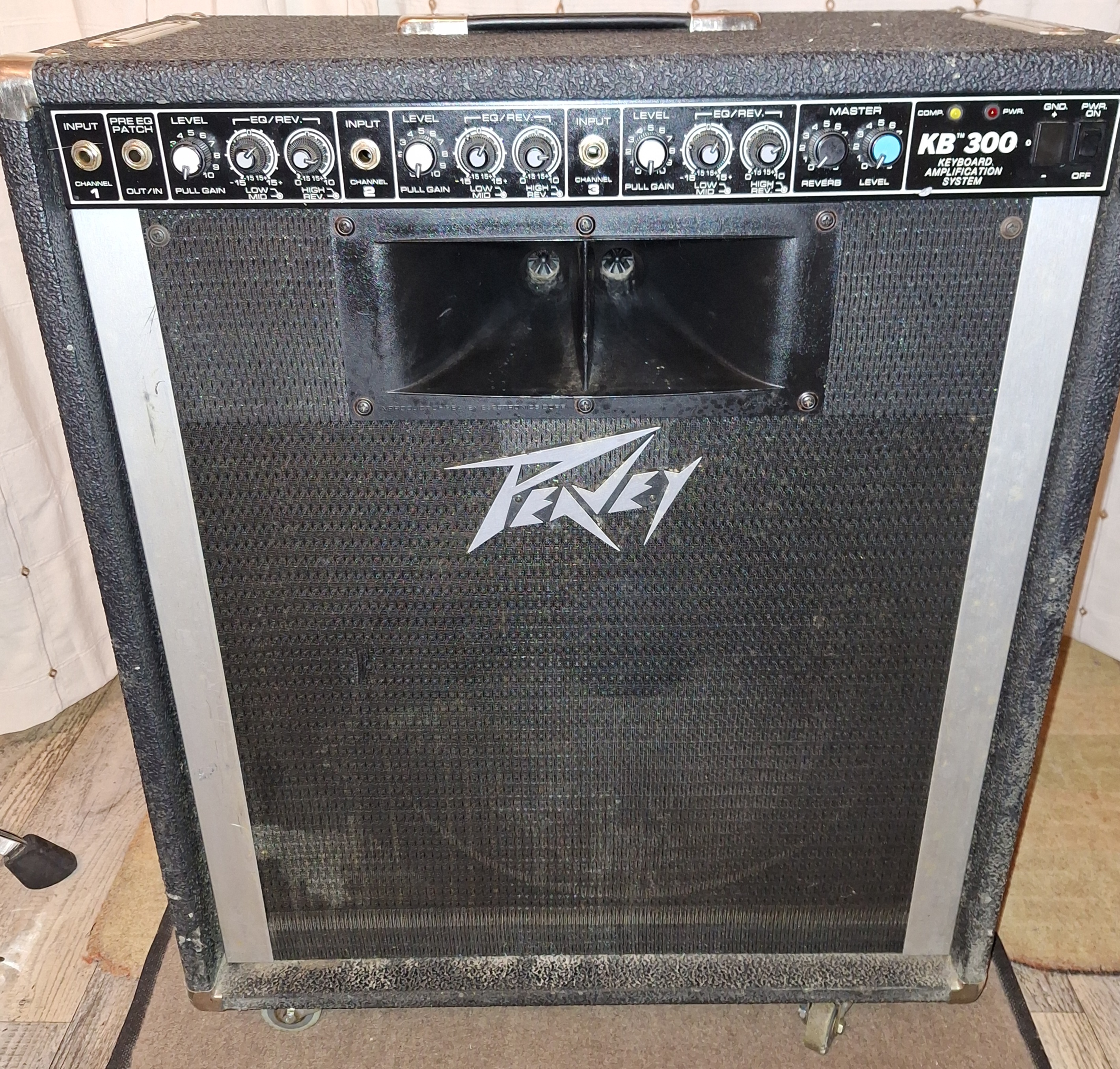 Vends ampli Claviers KB 300 PEAVEY