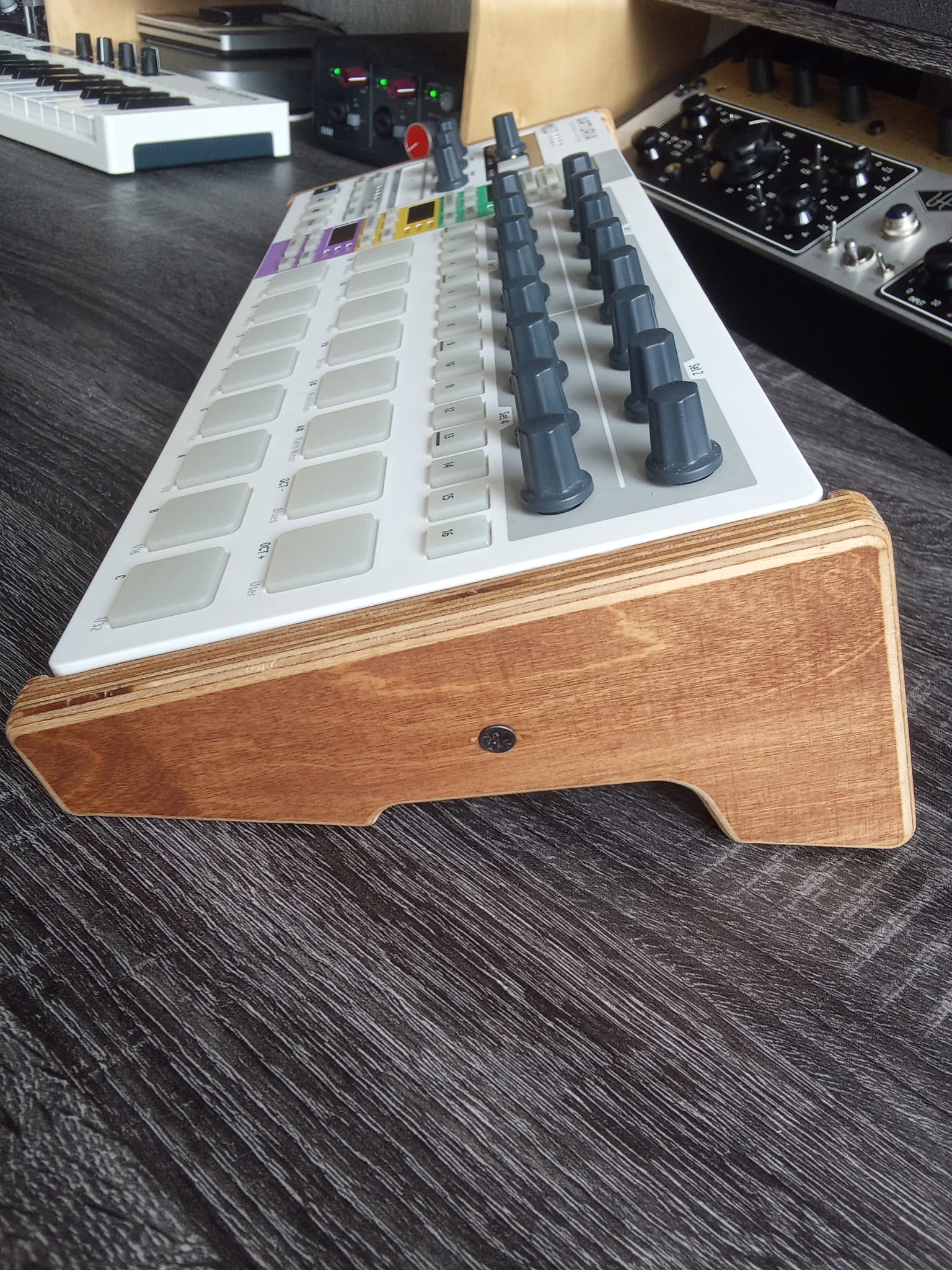 Vends Stand Soundtoyz pour Beatstep Pro