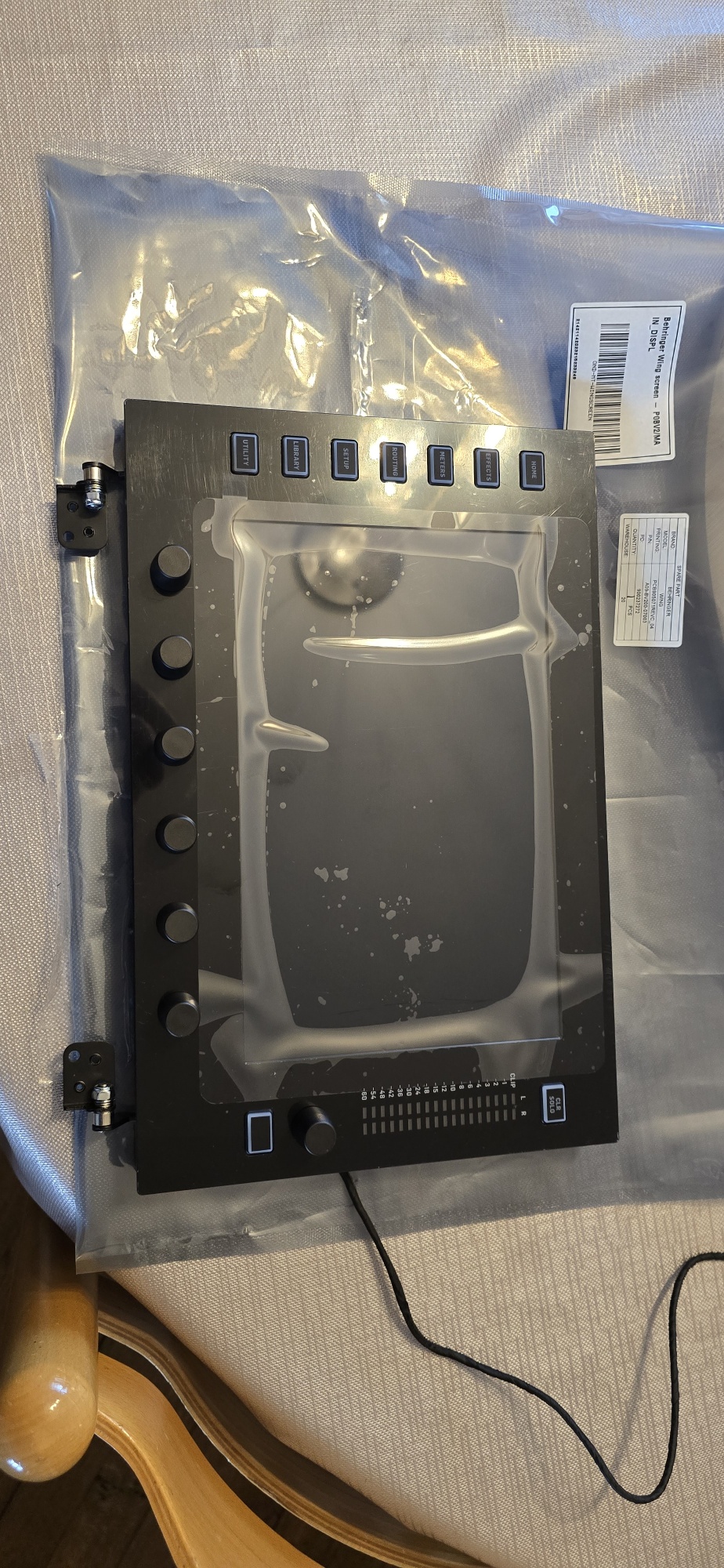 Ecran Neuf Wing Behringer P0BV2