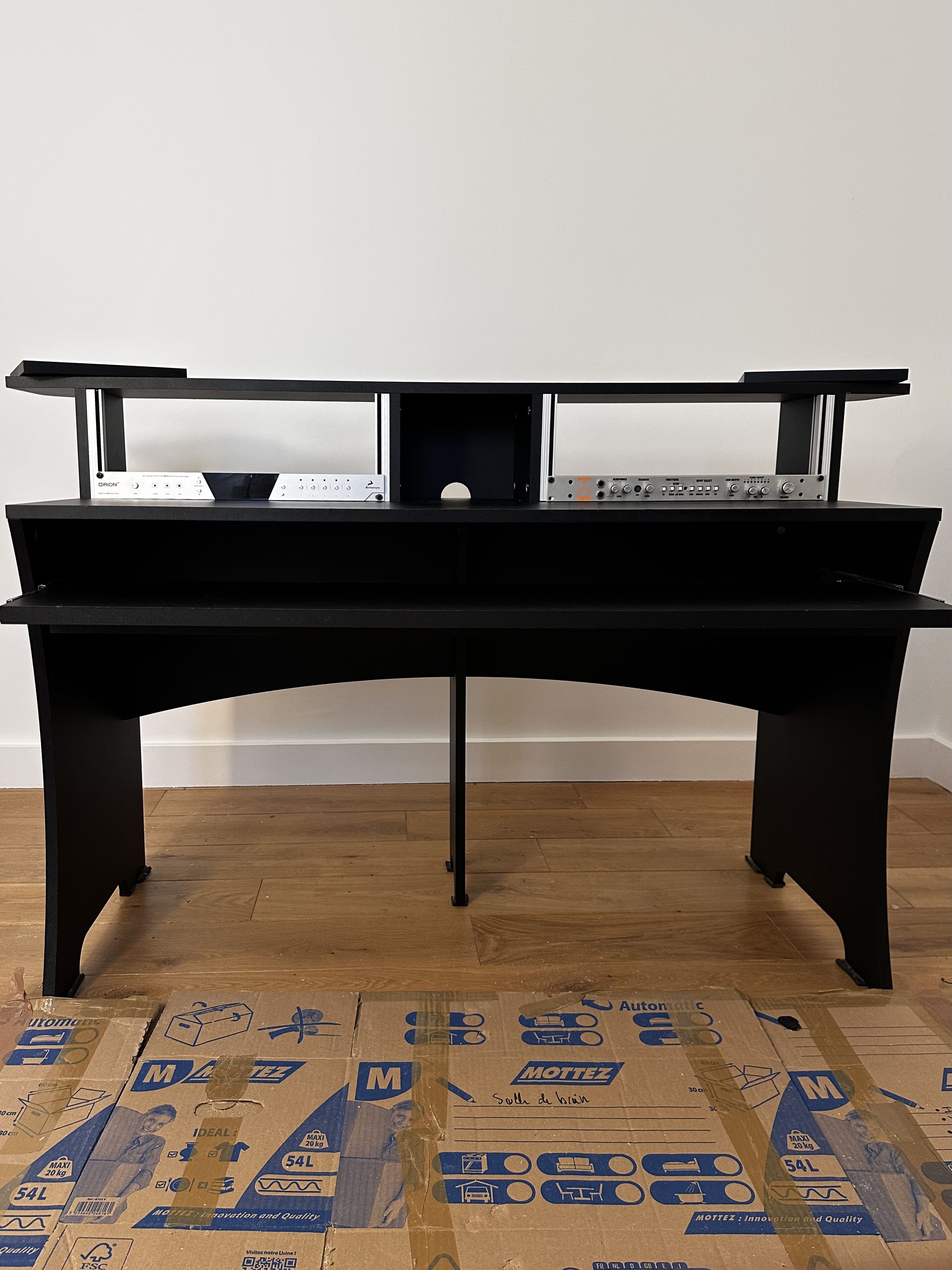 Bureau de studio Glorious Workbench