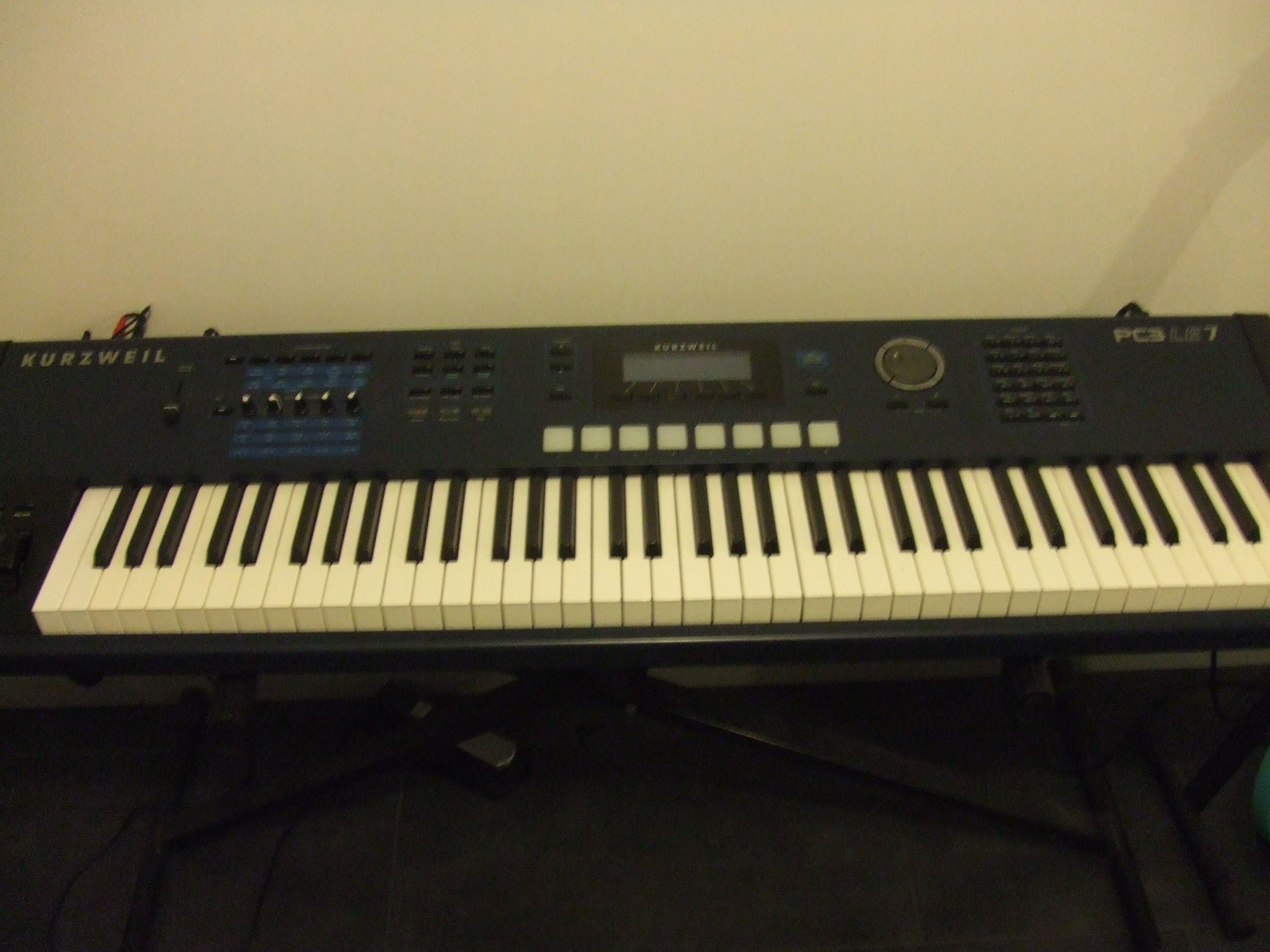 Vends un clavier Kursweil PC3 LE7