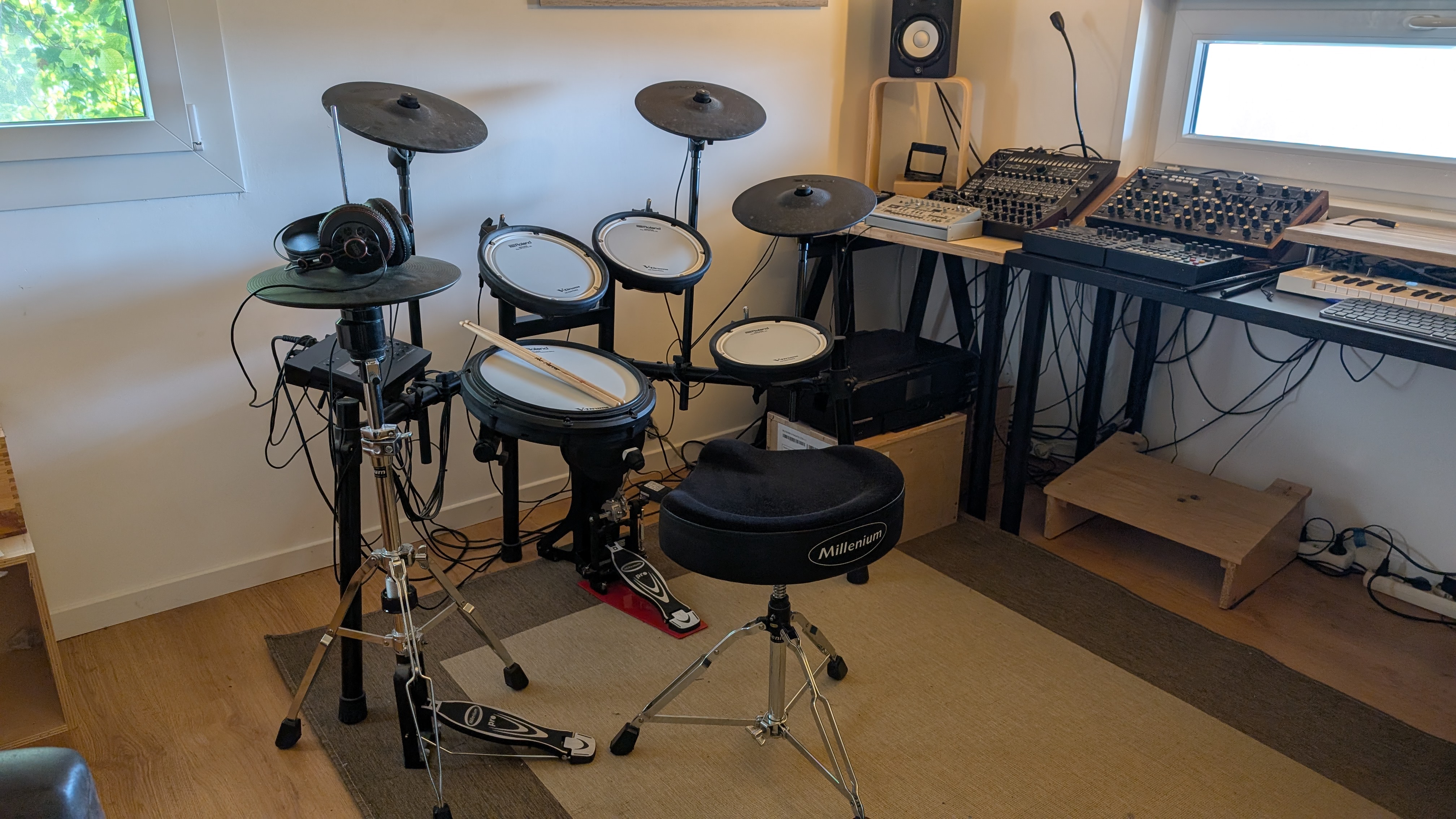 Vends Batterie Roland TD17-KVX plus accessoires. Etat nickel.