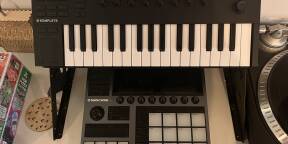 Vente Maschine+ / Clavier M32 / Komplete 14 Collector edition / Plugin + Maschine Expansion supplémentaires