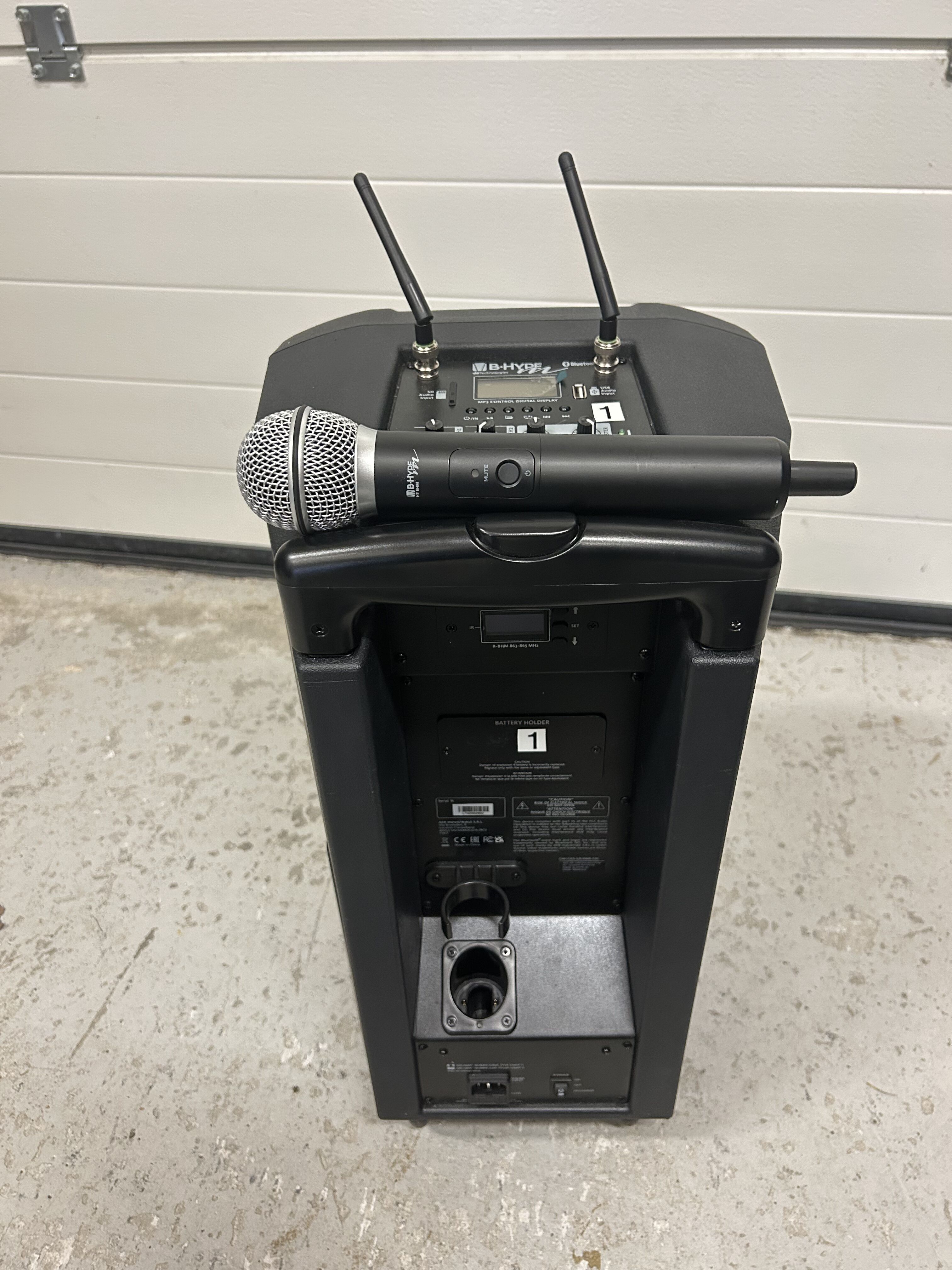 Enceinte Bluetooth sur BATTERIE et Micro sans fils DB-TECHNOLOGIES -  B·Hype M