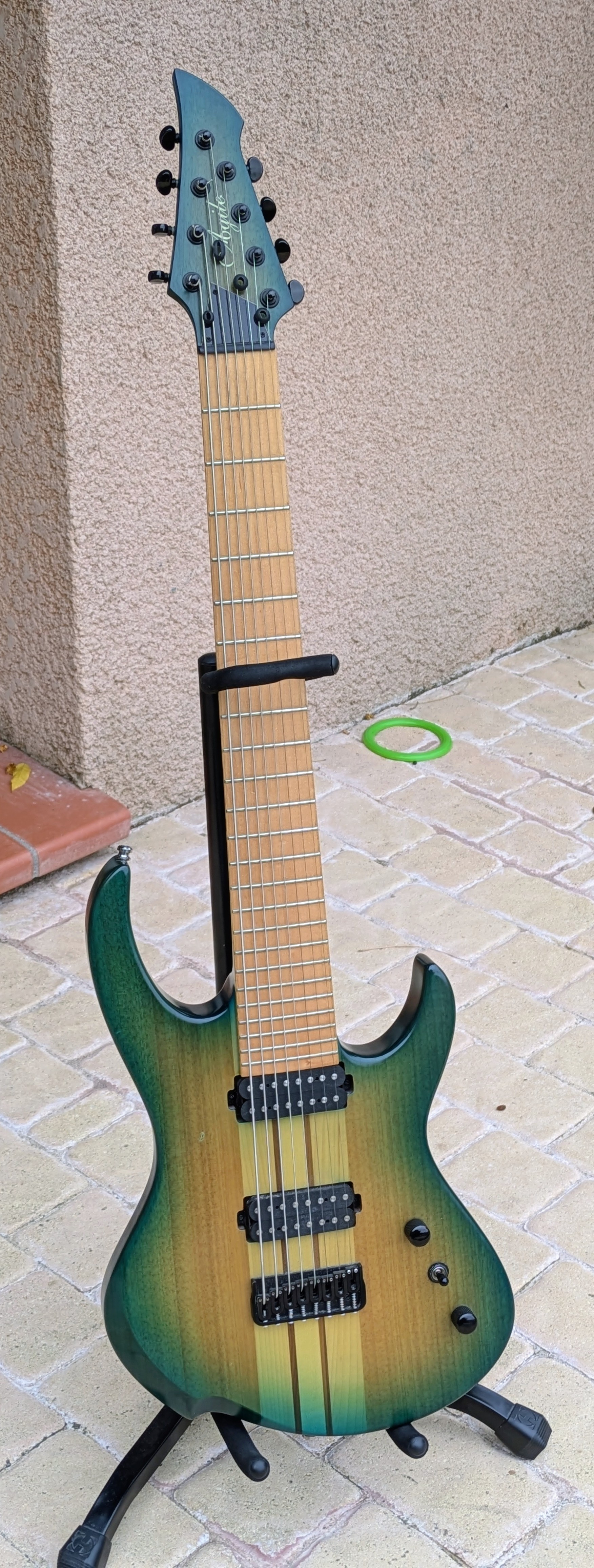  Guitare Agile 828 Intrepid Pro 8 cordes