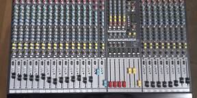 Table de Mixage Allen & Heath GL2400-424 + multi effet FEX800