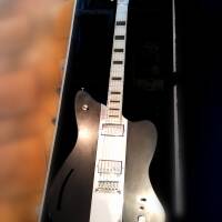 Vends Guitare electrique TTIDES, manche aluminium, type jazzmaster