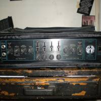 Vends Ampli basse SWR 220 et baffle Genz Benz 115B
